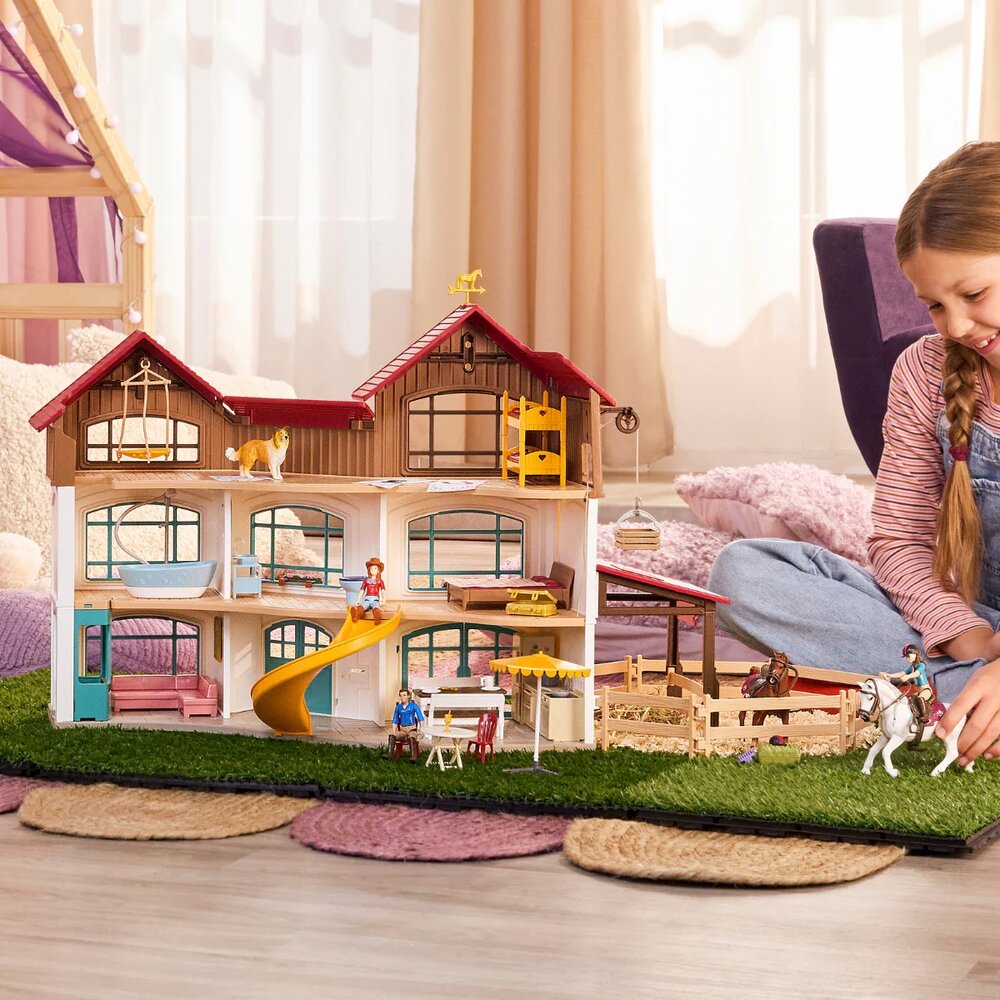 Schleich 42785 Lakeside Villa &amp; Paddock